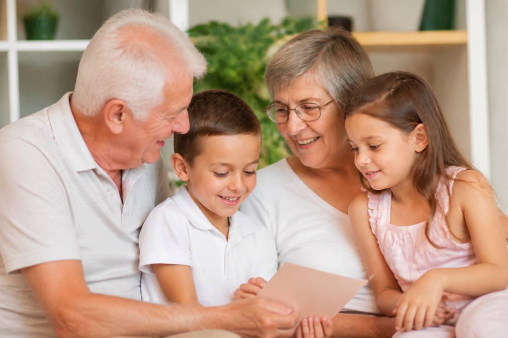 Donation aux petits-enfants : réglementation et règles à connaître