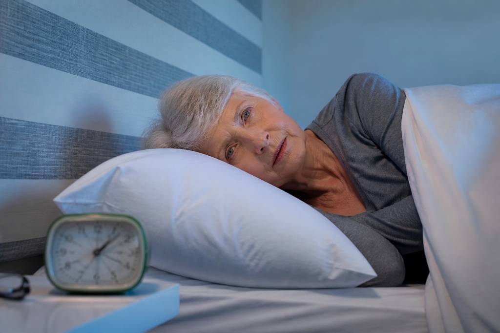 Pourquoi le sommeil devient plus fragile avec l’âge et comment mieux dormir
